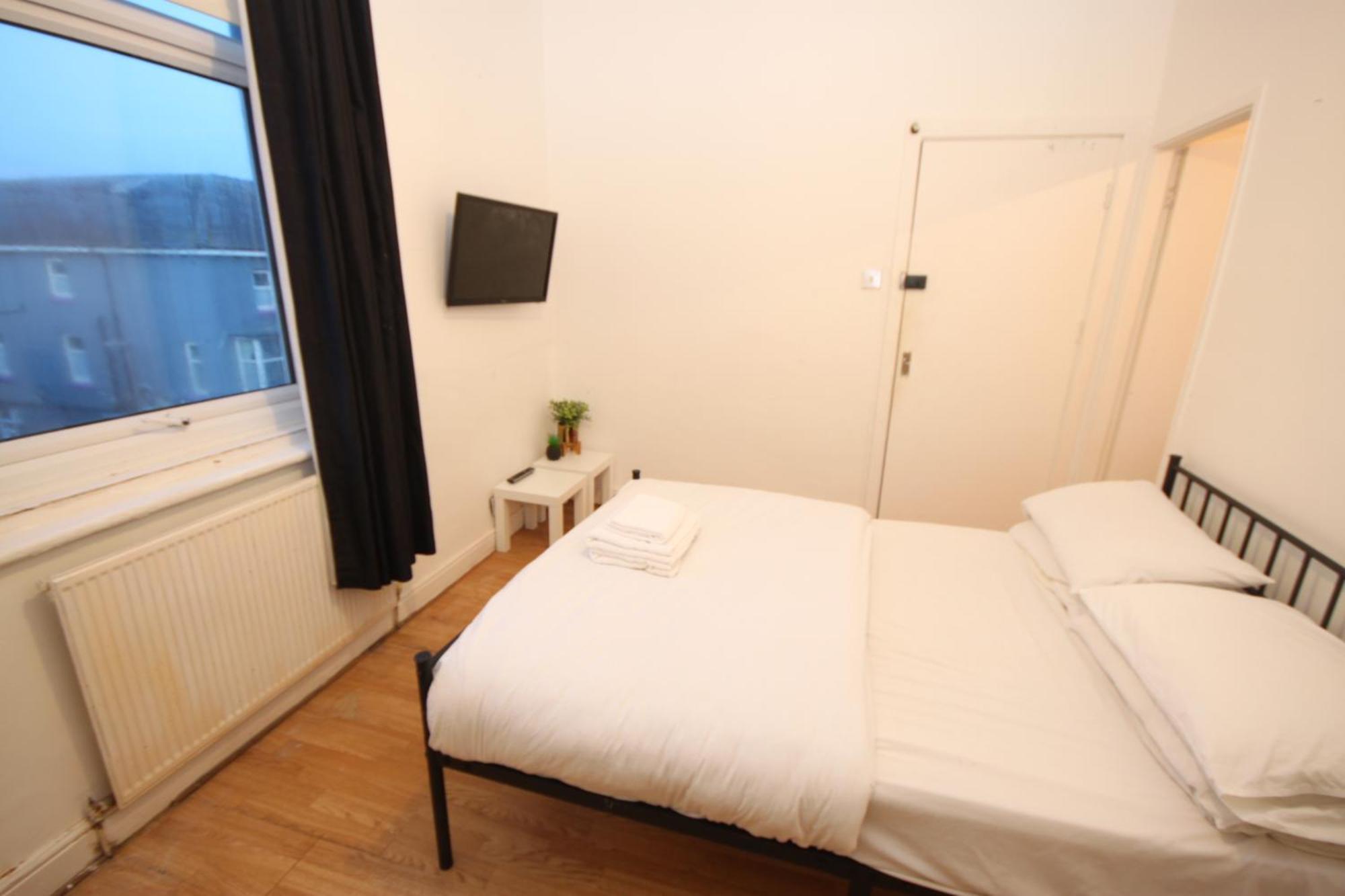 Barton Seaview, Self Catering Studio Apartments, Promenade & Central Beach Location, Families, Couples Or 23 Years Plus Only, Free Parking Μπλάκπουλ Δωμάτιο φωτογραφία